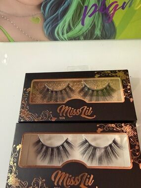 False Eyelashes - Black Dramatic Lashes (2 pairs)
